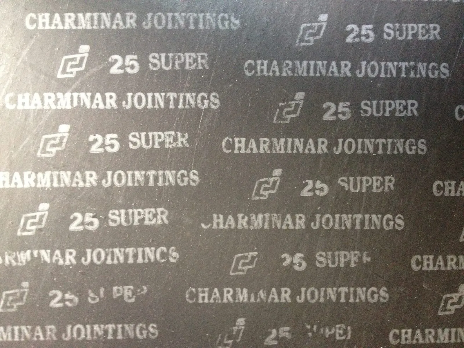 Tấm bìa amiang Charminar CJ-25 SUPER màu đen có lõi lưới kẽm